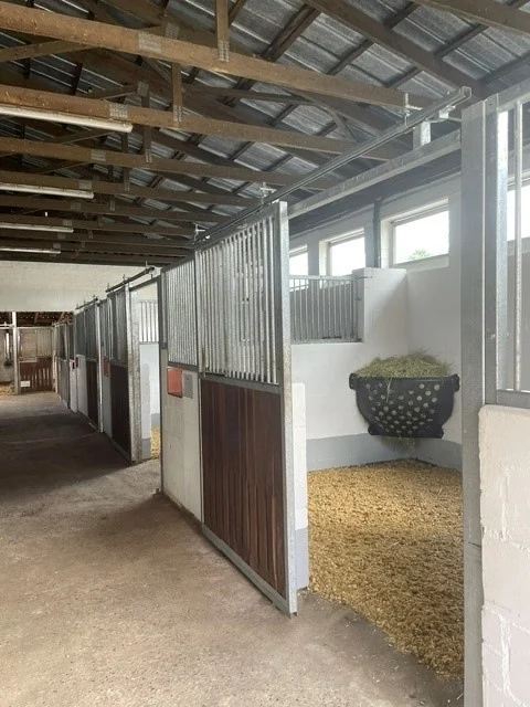 Boxengasse auf der Ostseite